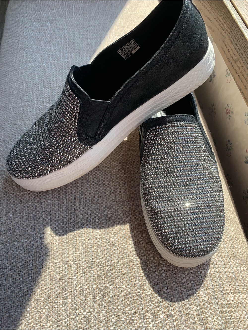 Sketchers blk/silver studs slip ons w/memory foam size 10 in like new condition
